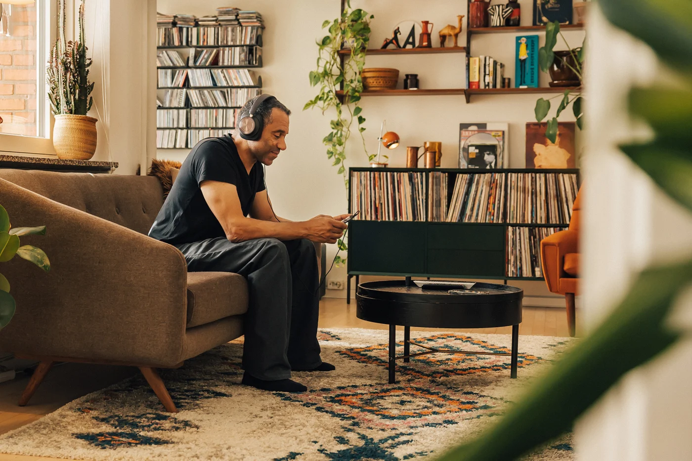 DALI IO-12 | State-of-the-art Hi-Fi headphones | DALI Speakers DALI IO-12 | State-of-the-art Hi-Fi headphones | DALI Speakers